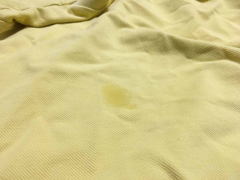 How to Remove Essential Oil Stains from Clothes and Fabrics Arupe